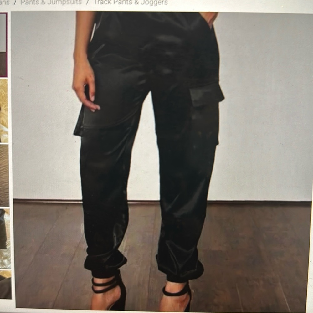 Small Jose, jeans, silk, black, cargo jogger, with an elastic waistband.